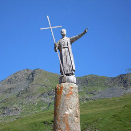 Colonne de Joux représentant Saint Bernard - patrimoine du col du petit saint bernard